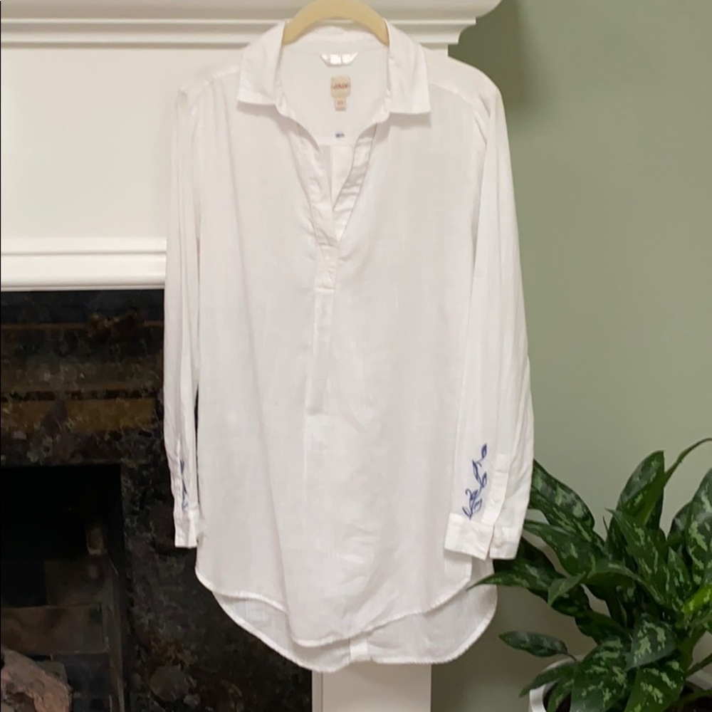 JAG Long Cotton L/S Top Embroidered Back Button